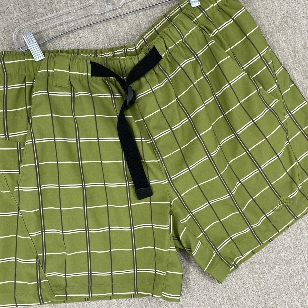 The North Face Class V Belted Board Shorts Mens Large Green Plaid Hiking Swim